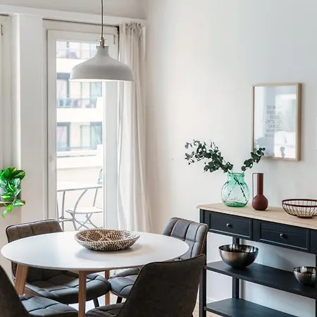 By Quokka 360 - Flats On Piazza Grande アパート ロカルノ