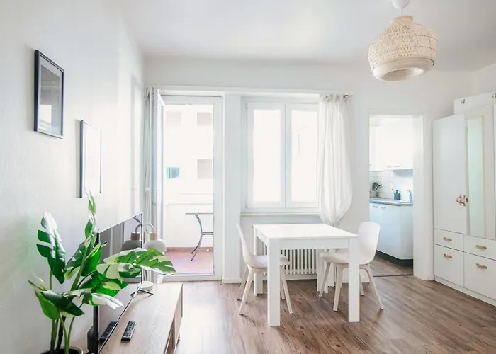 By Quokka 360 - Flats On Piazza Grande * ロカルノ