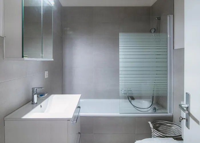 By Quokka 360 - Flats On Piazza Grande アパート ロカルノ