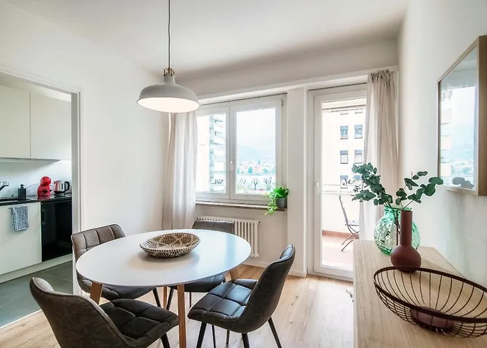 アパート By Quokka 360 - Flats On Piazza Grande ロカルノ