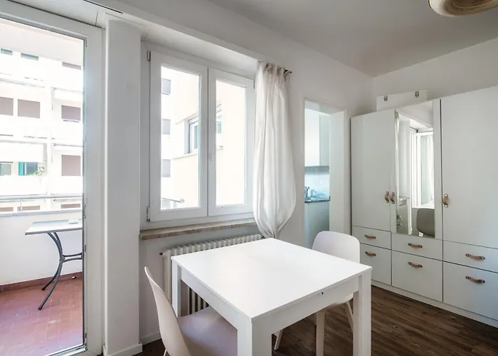 By Quokka 360 - Flats On Piazza Grande Lägenhet