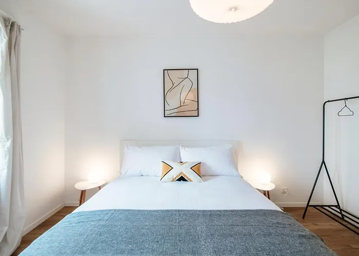 By Quokka 360 - Flats On Piazza Grande Lägenhet